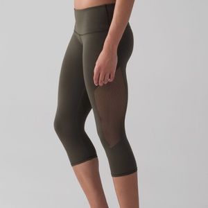 Green lululemon cropped leggings